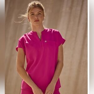 Fabletics Oversized Scrub Top ( Large)